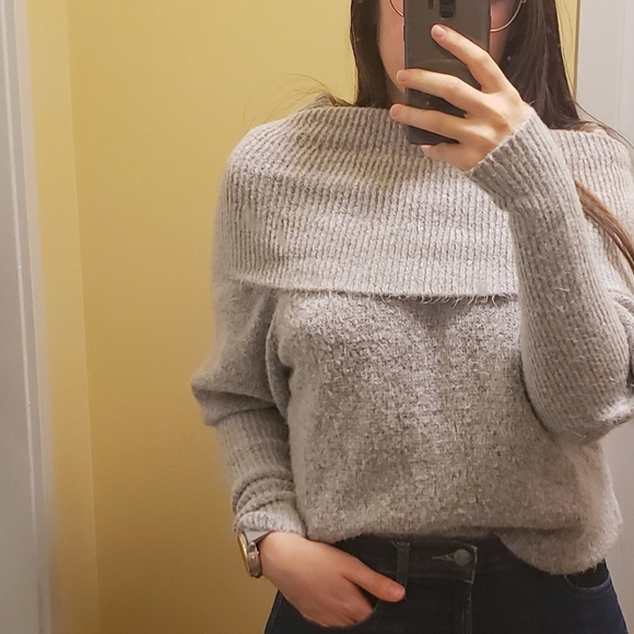 Vintage Chunky Neck Sweater - Picture 2 of 7